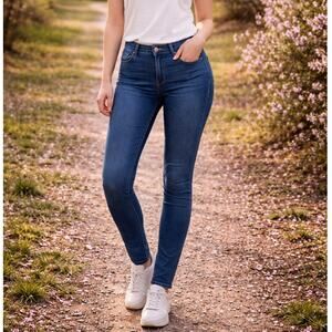 Zara women's blue skinny jeans size 8 Mid rise skinny stretch denim TRF denim